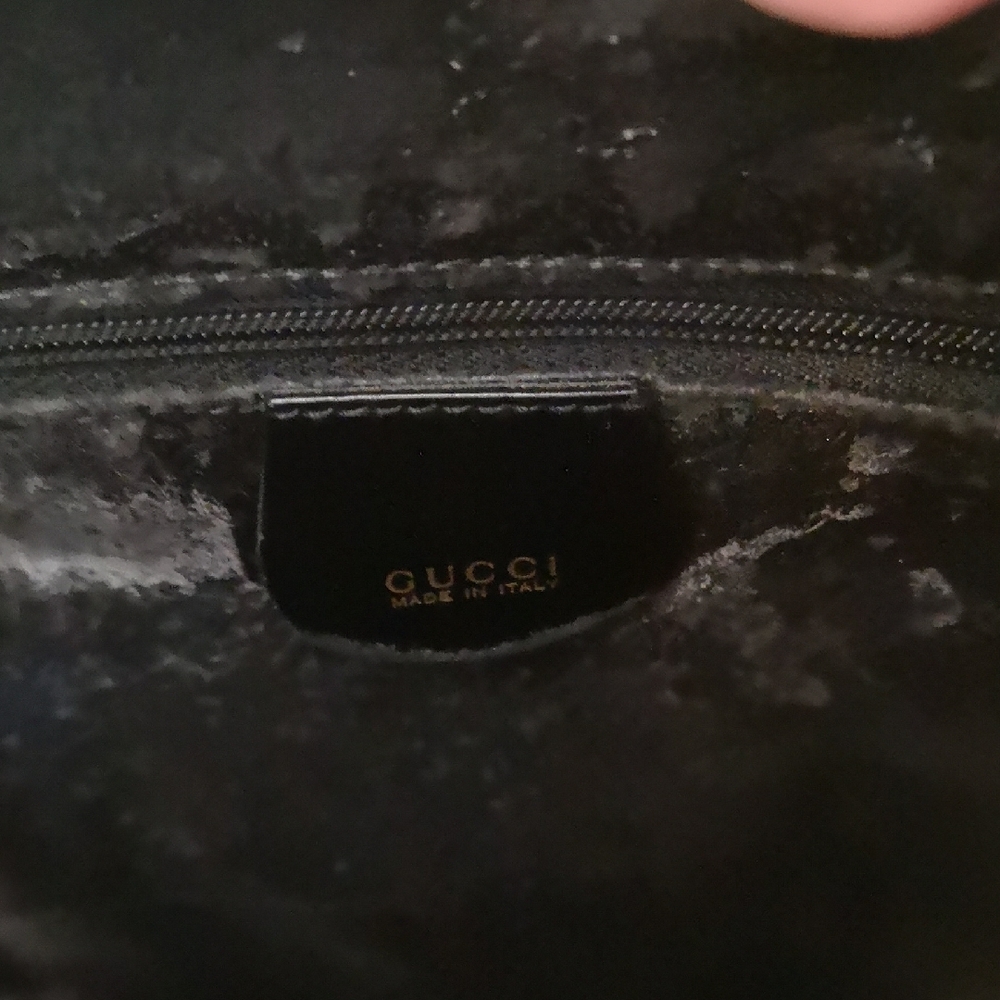 Gucci Black Patent Bucket Shoulder Bag with Gold Hardware - Picture 4 of 12